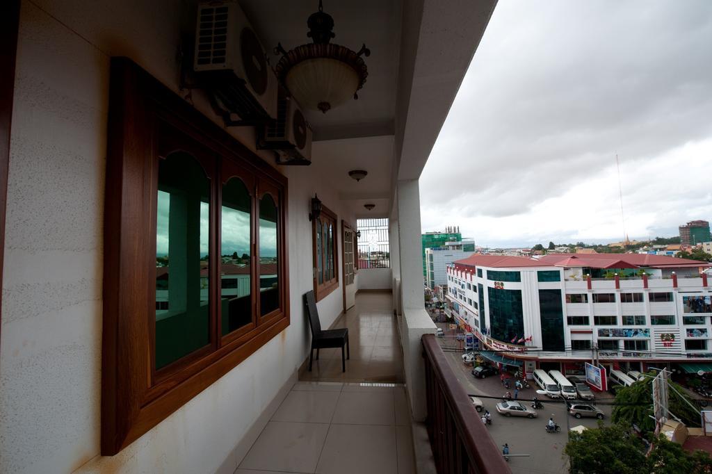 Wei Si Deng Hotel & Restaurant Phnom Penh Extérieur photo