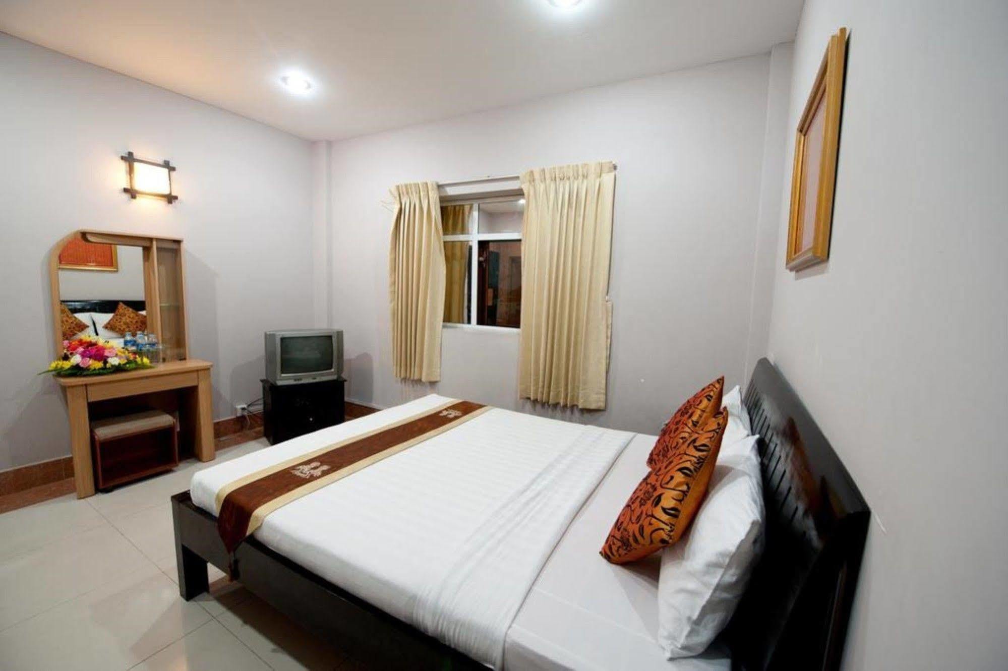 Wei Si Deng Hotel & Restaurant Phnom Penh Extérieur photo