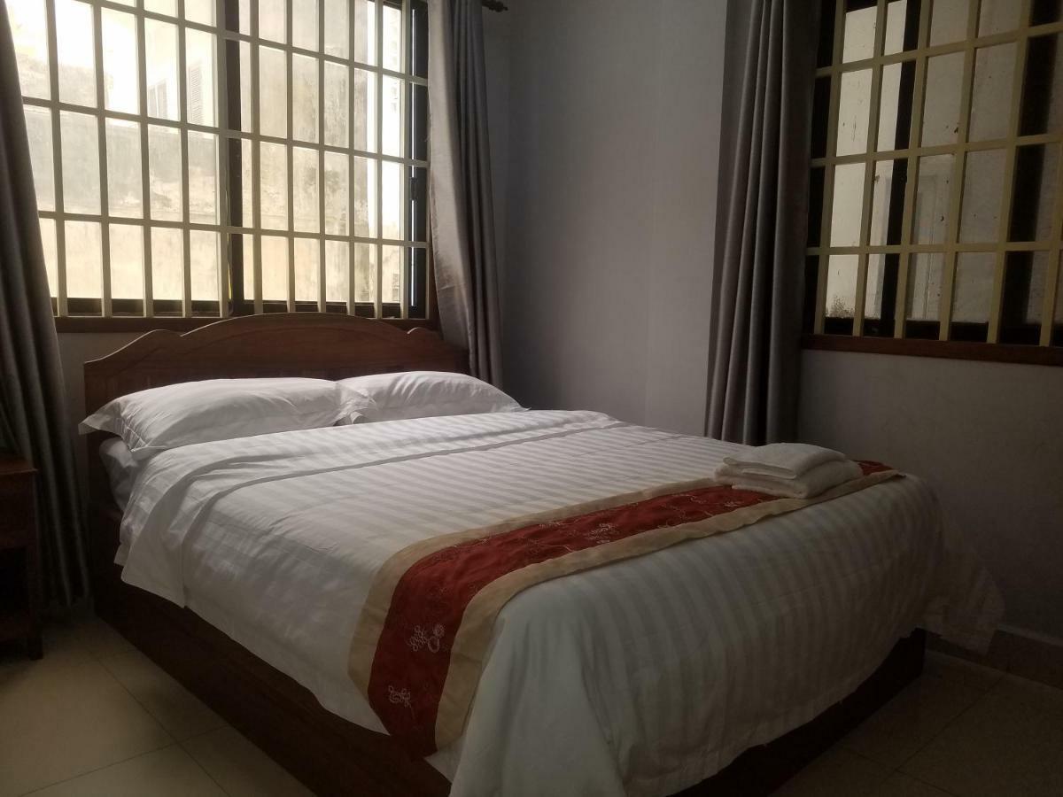 Wei Si Deng Hotel & Restaurant Phnom Penh Extérieur photo